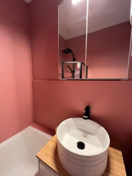 Apartament Montmartre Joli 2 Pieces Au Pied Du Sacre Coeur Paryż Zewnętrze zdjęcie